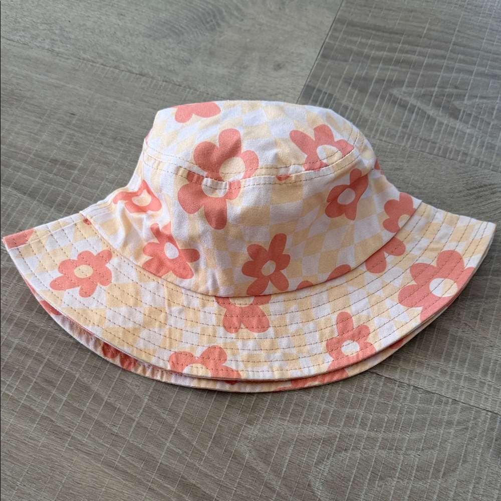 Tiny Whales ‘Flower Child’ Bucket Hat in Pink and Cream. Youth fit. 100% cotton